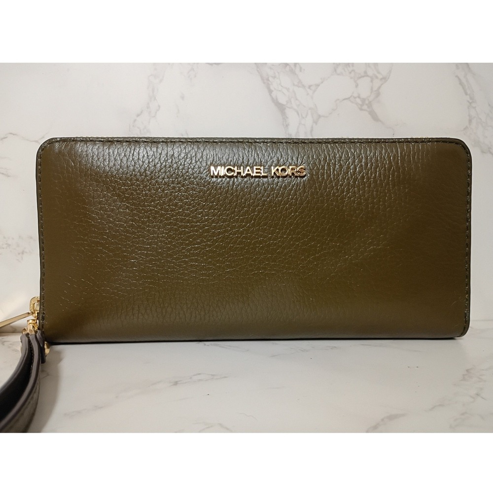 MICHAEL KORS Jet Set Olive Pebbled Leather Continental Wristlet - NWT
